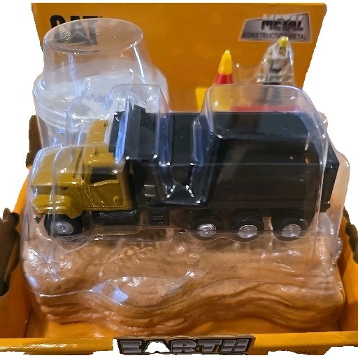 Diecast Masters 1:87 (HO) CAT Dump Truck,+ Cat 950M Wheel Loader
