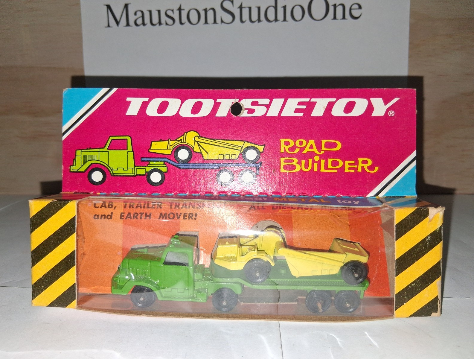Tootsietoy Road Builder Model 1466 Truck Trailer Earth Mover 1969 Green Diecast