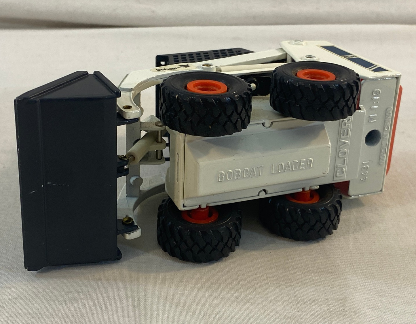 Toy Clover Toy Bobcat 743 Diecast Skid Steer Loader 1:19 Scale SHOWS WEAR/USE