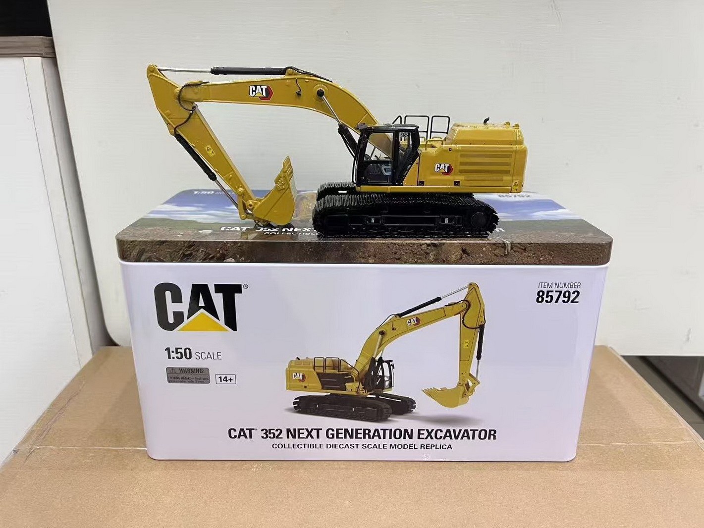 DM 1/50 Scale Cat 352 Next Generation Excavator Diecast Model #85792 Toy Gift