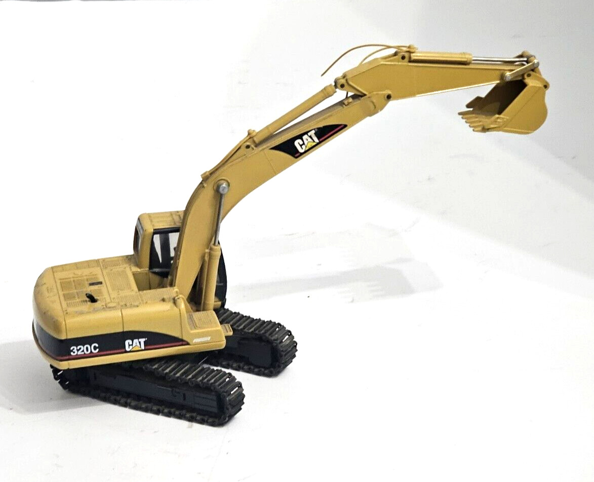 ANTIQUE CAT CATERPILLAR 320C REGA DIE CAST EXCAVATOR 1/40 SCALE TOY